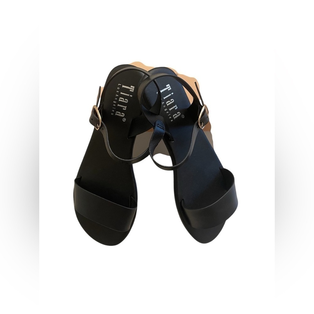 Tiara | Women’s Black Sandals‎